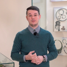 Архив. Видеосюжет «Бусина, конь, погремушка»